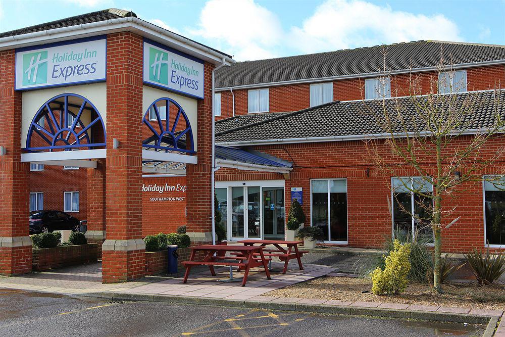 Holiday Inn Express Southampton West By Ihg Totton Kültér fotó